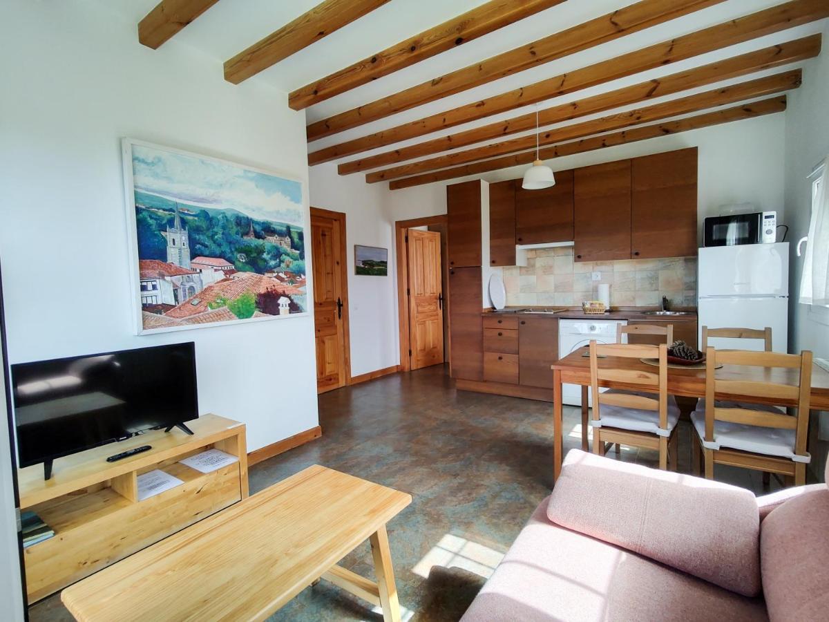 Apartamentos Corona โกมิญาส ภายนอก รูปภาพ