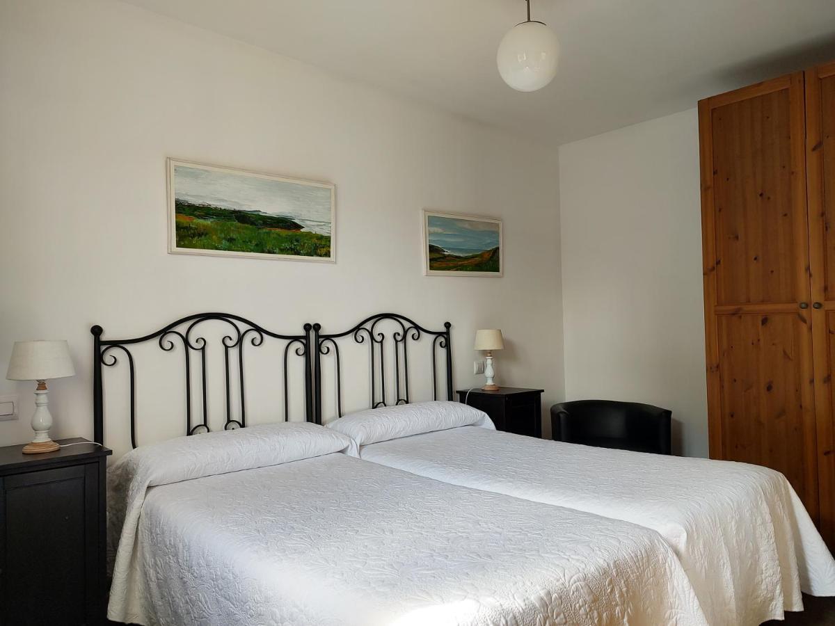 Apartamentos Corona โกมิญาส ภายนอก รูปภาพ