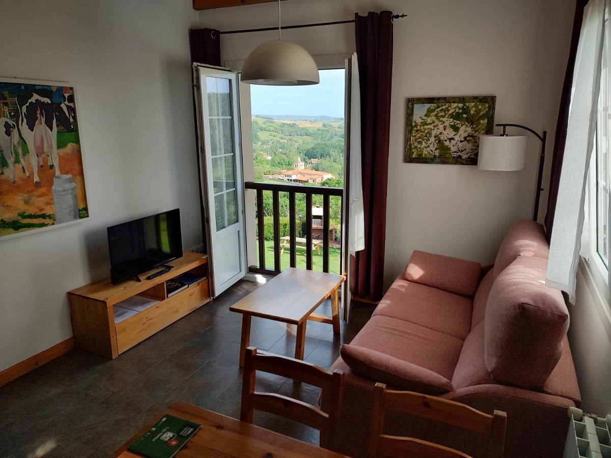 Apartamentos Corona โกมิญาส ภายนอก รูปภาพ