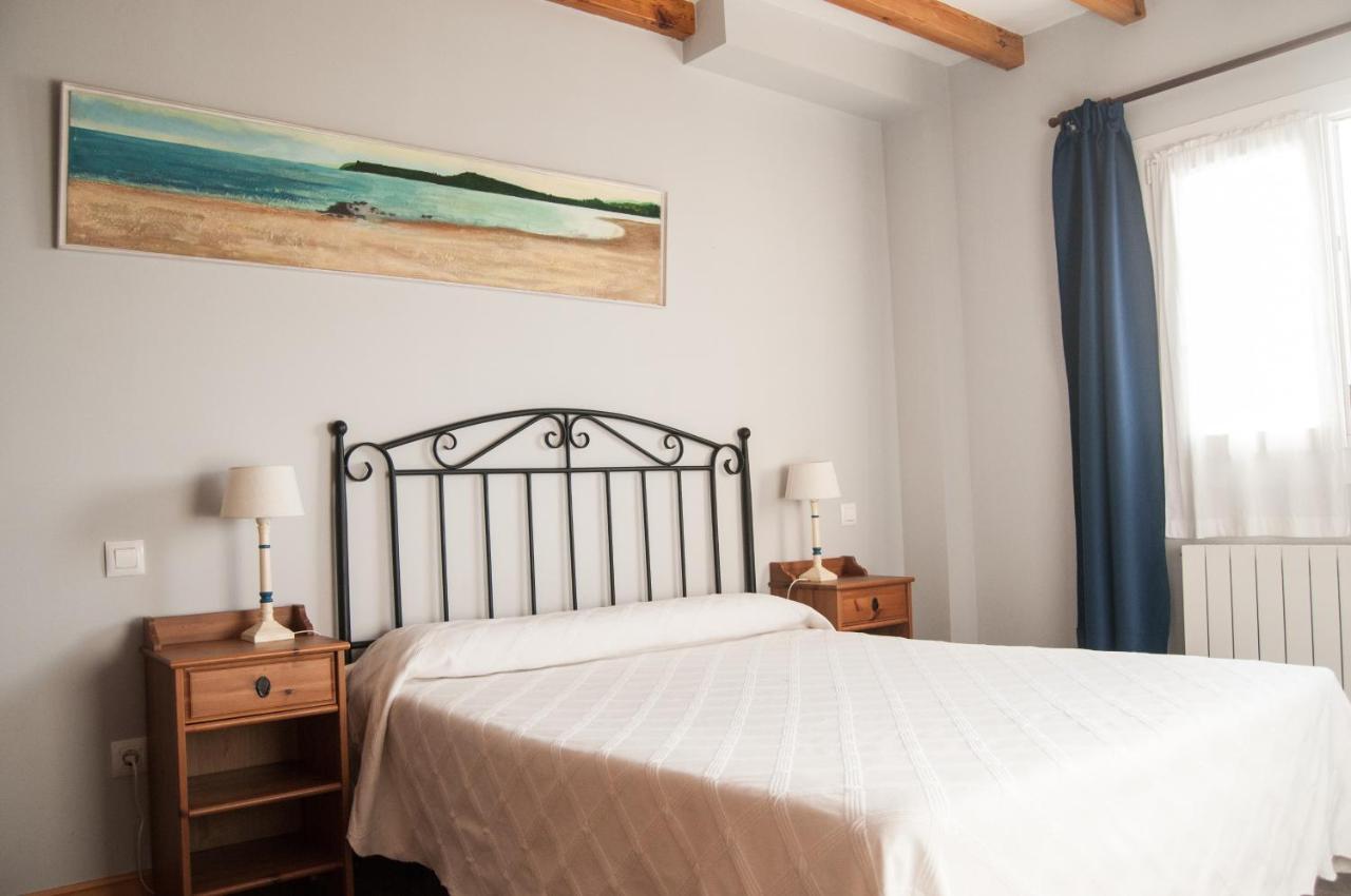 Apartamentos Corona โกมิญาส ภายนอก รูปภาพ