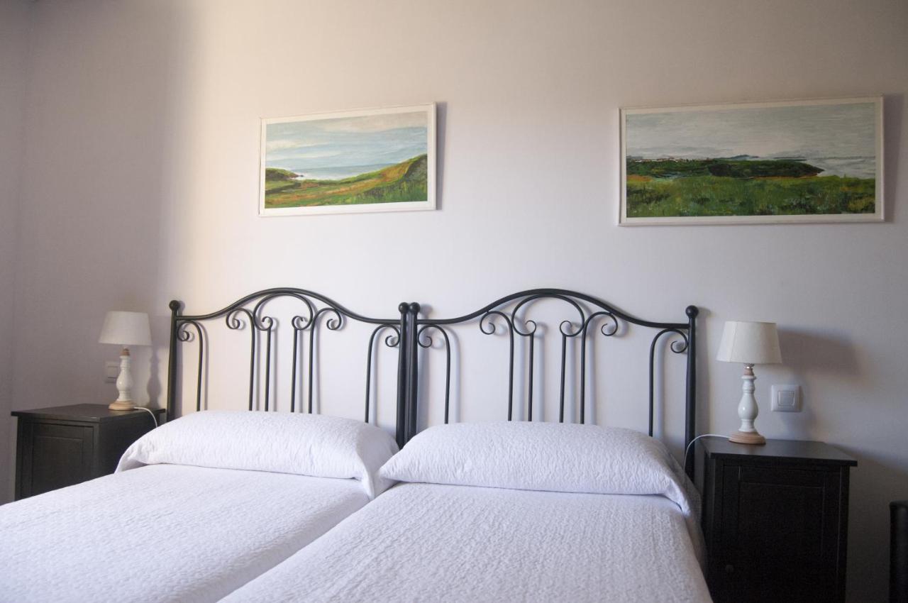 Apartamentos Corona โกมิญาส ภายนอก รูปภาพ